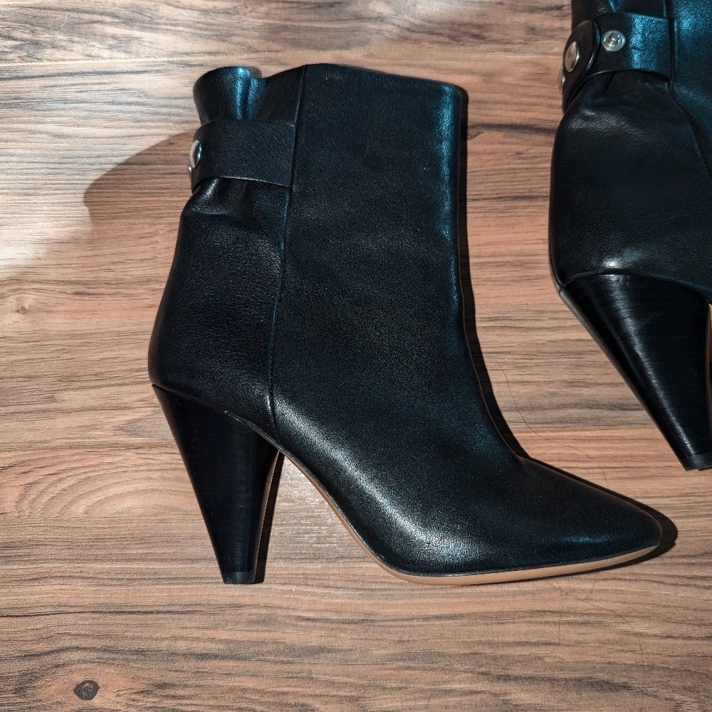 Isabel Marant black leather ankle booties with button ankle strap. Size 36 / 6 - Picture 2 of 8
